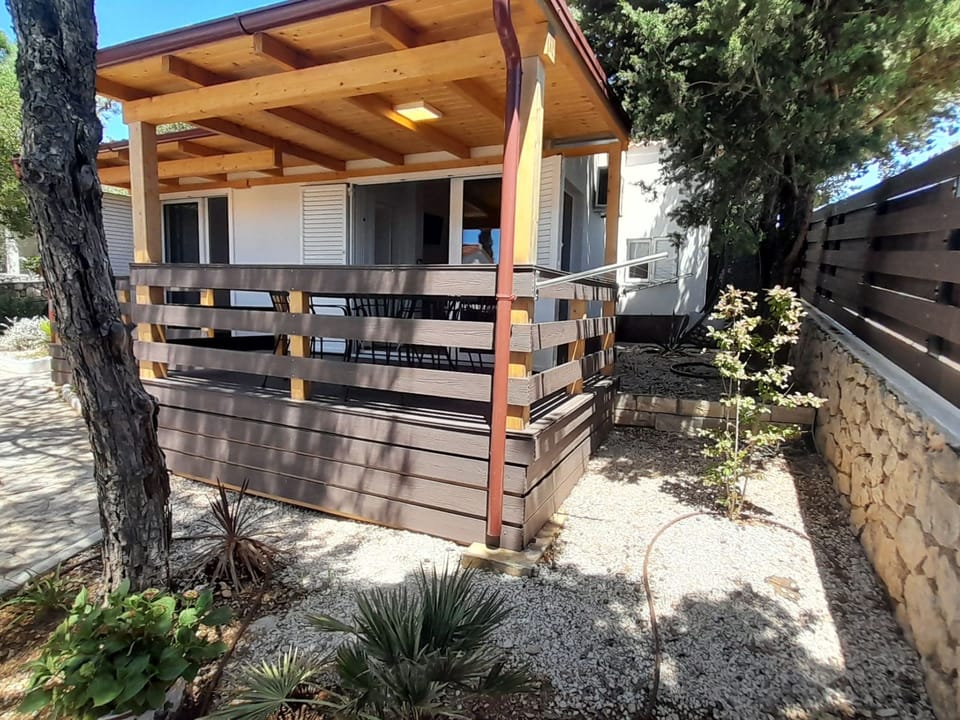 Bungalow für 6 Personen Vacation rental in Novalja