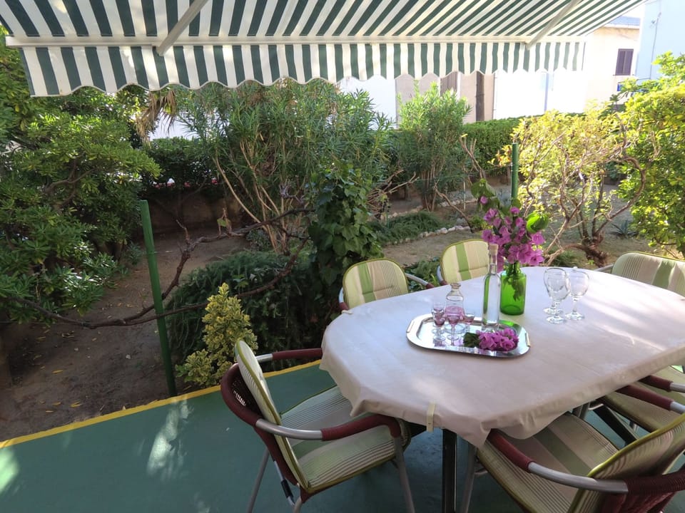 Große Ferienwohnung in Pag mit Privater Terrasse Apartment in Zadar County