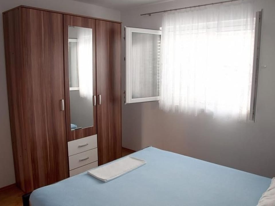 mit Balkon für vier Personen Apartment in Seline