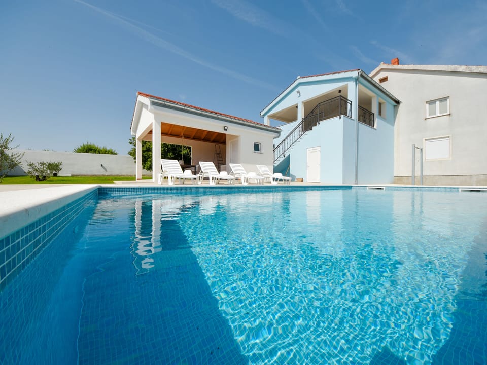 Pool Indoor