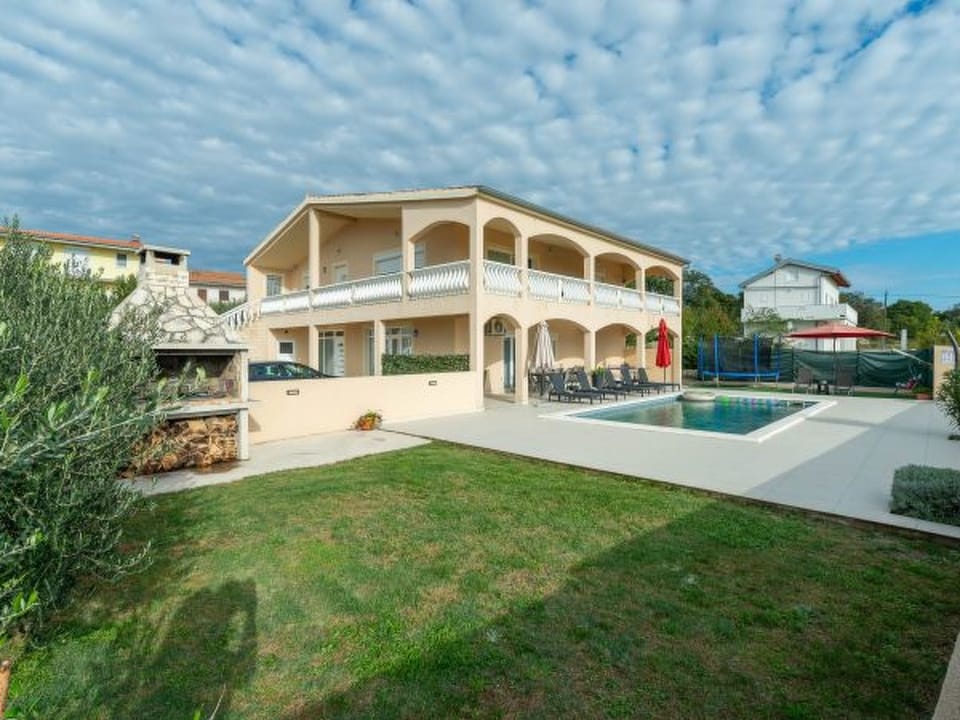 Apartment Holiday House Diana Apartment in Zadar County