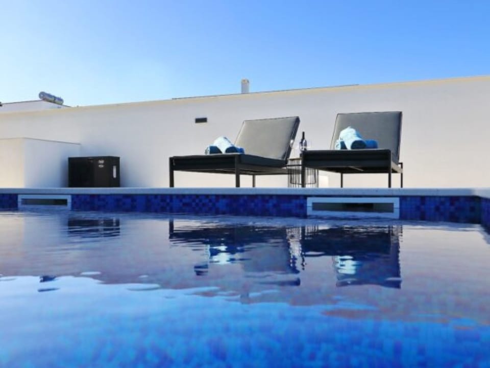 Pool Indoor