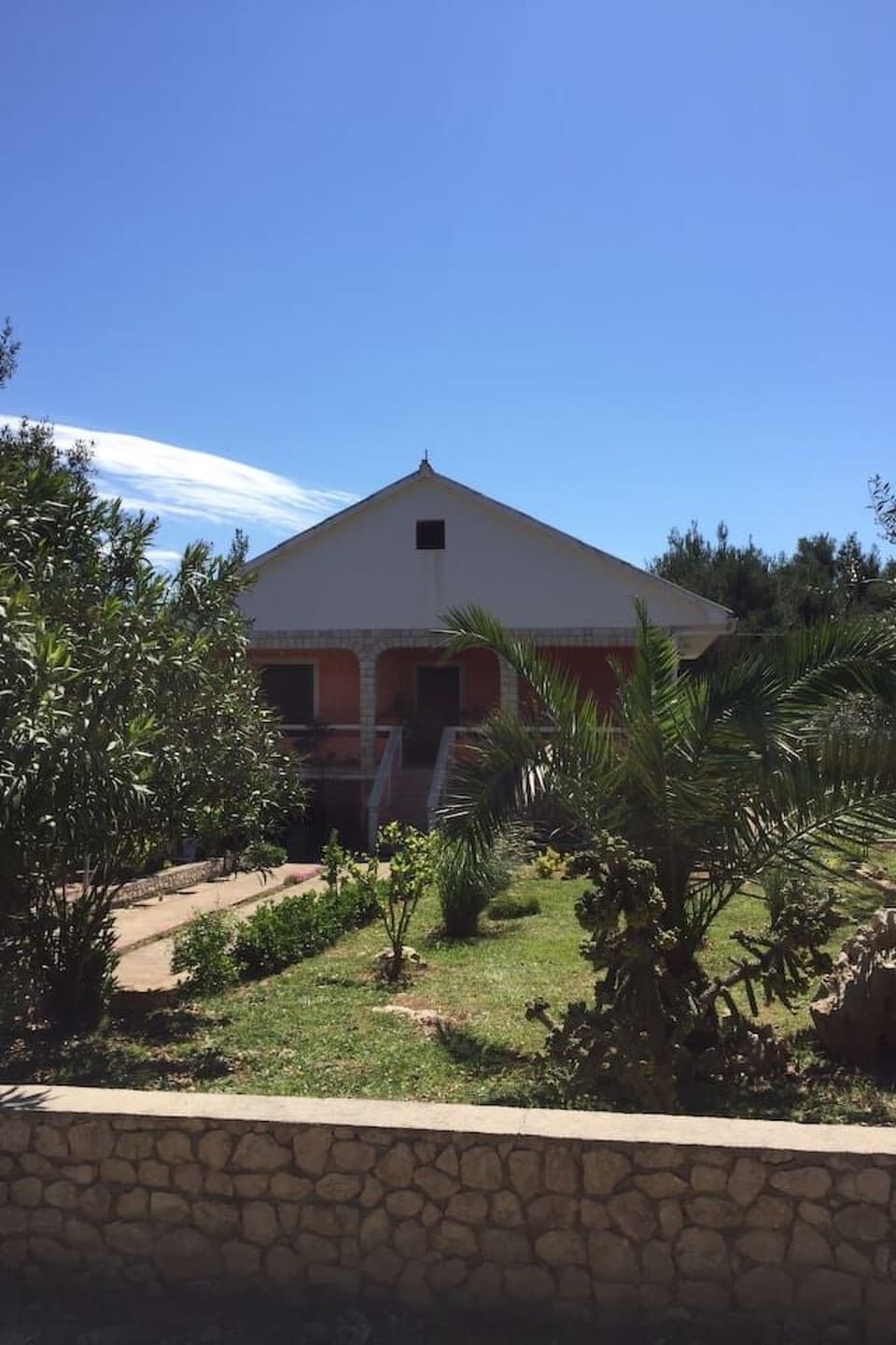 Geräumige Ferienwohnung mit schönem Garten Apartment in Zadar County