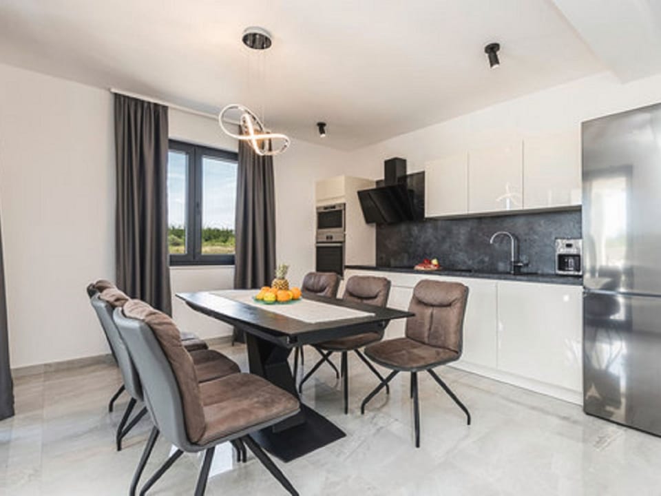 Villa Angelo mit Sauna, Fitnessraum und Pool Vacation rental in Zadar County