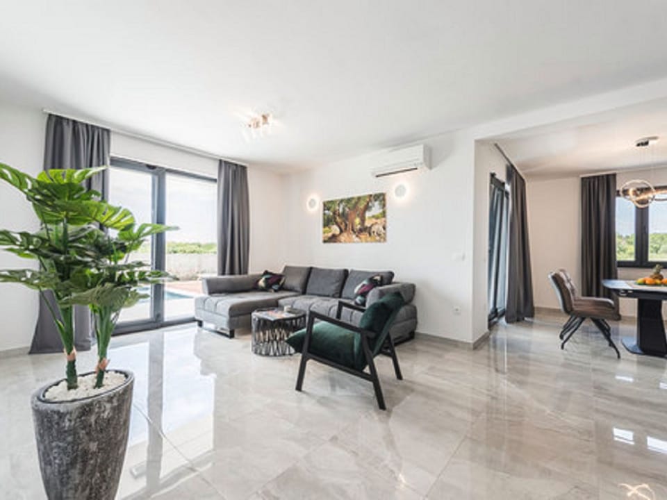 Villa Angelo mit Sauna, Fitnessraum und Pool Vacation rental in Zadar County