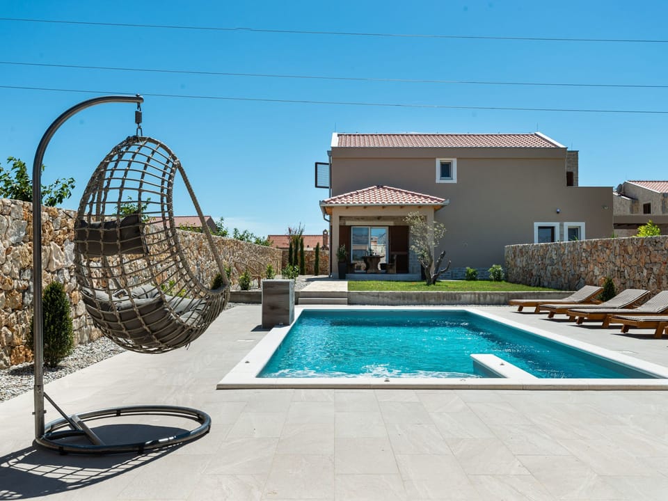 Villa Vid 04 mit beheiztem Pool - von der Agentur TA Leut Vacation rental in Zadar County