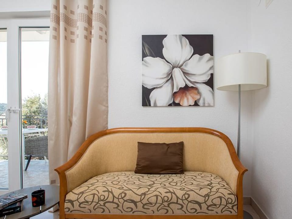 Mélanie C im ersten Stock einer Villa am Strand Apartment in Dubrovnik-Neretva County