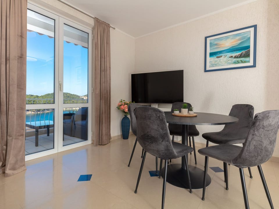 Wohnung "Ela II" mit Blick auf das Wasser Apartment in Dubrovnik-Neretva County