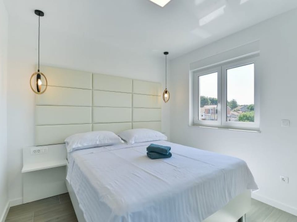 Villa Div with heated pool, Penthouse Apt. No.3 Apartment in Šibenik-Knin County, Croatia
