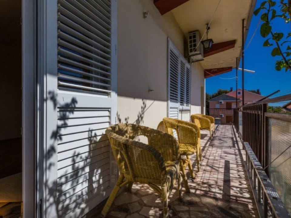 Sonnige Wohnung in Bibinje mit privatem Parkplatz Apartment in Šibenik-Knin County, Croatia