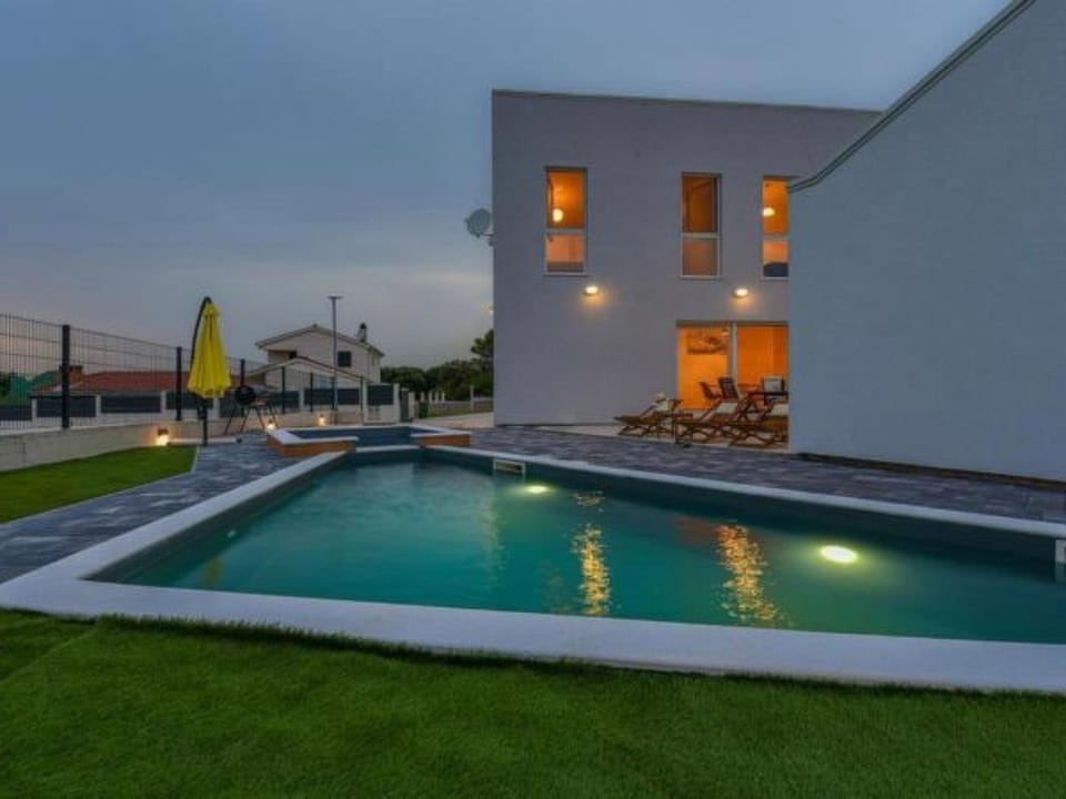 Villa Silente with pool, whirpool and sauna Vacation rental in Šibenik-Knin County, Croatia