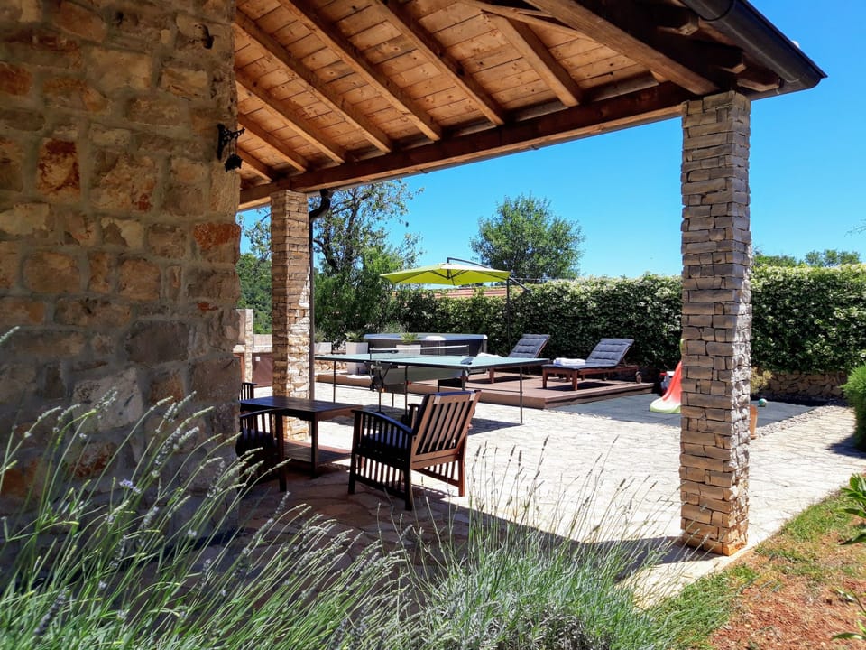 Romantisches Steinhaus für einen erholsamen Urlaub Vacation rental in Zadar County