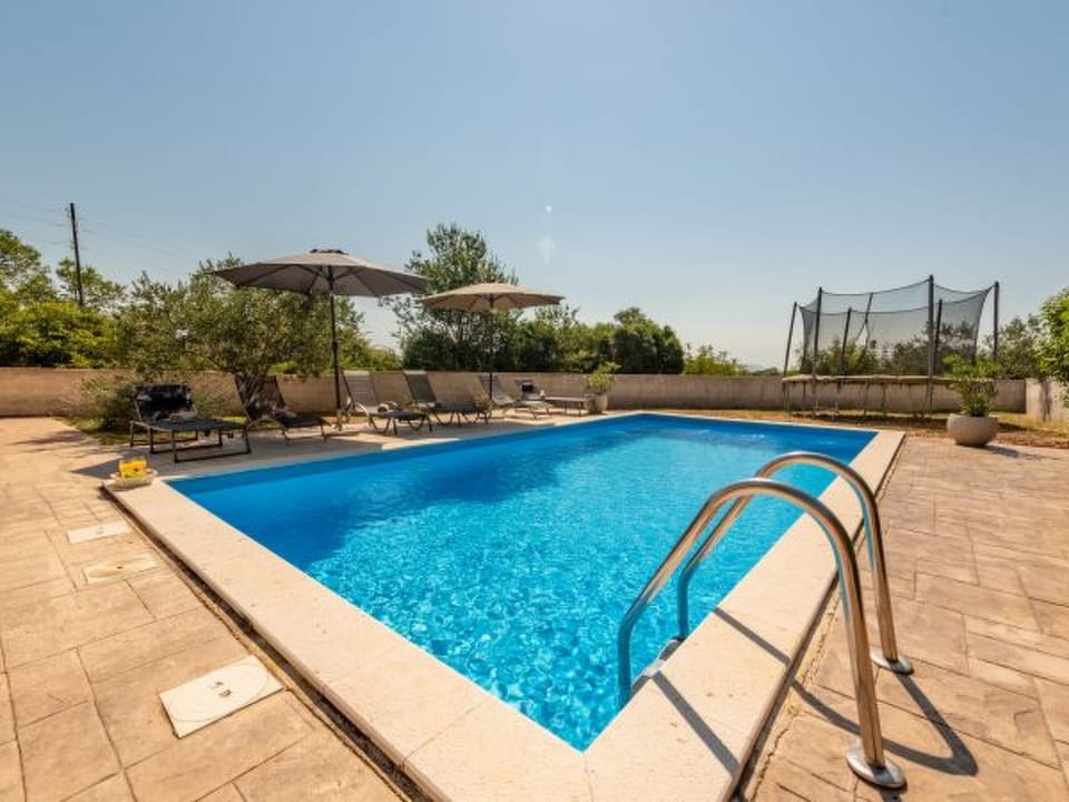 Holiday house Tina with jacuzzi and pool Vacation rental in Šibenik-Knin County, Croatia