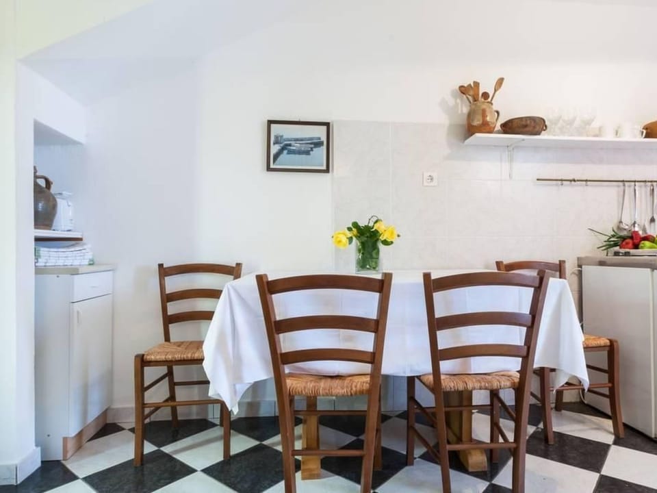 Wohnung in Preko mit Terrasse und Grill Apartment in Zadar County