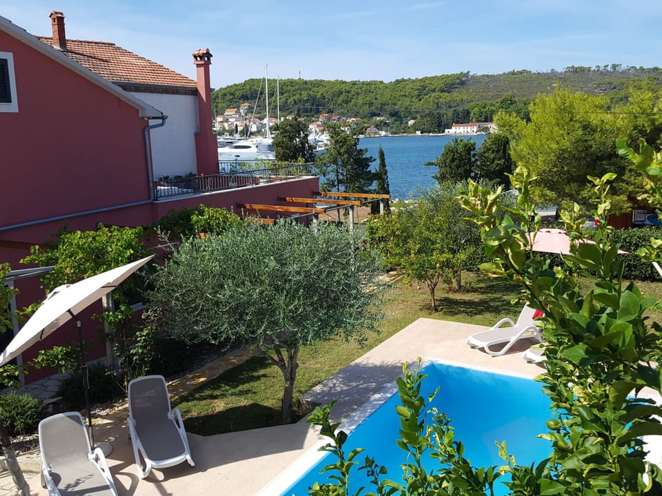 Luxuriöses Haus direkt am Strand, große Terrasse Vacation rental in Zadar County