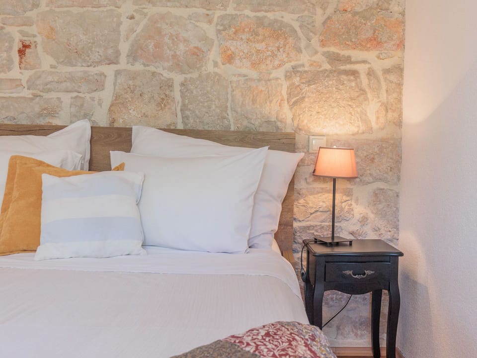 Traditionelles Steinhaus am Meer in Preko Vacation rental in Zadar County
