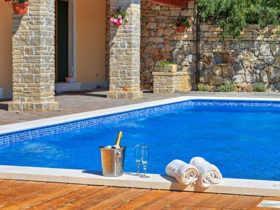 Villa Jacassa with heated pool and jacuzzi Vacation rental in Biograd na Moru