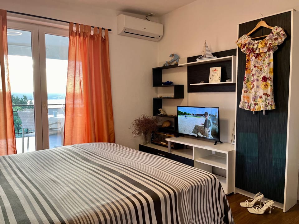 Neu erbautes Apartment mit großem Balkon Apartment in Šibenik-Knin County, Croatia