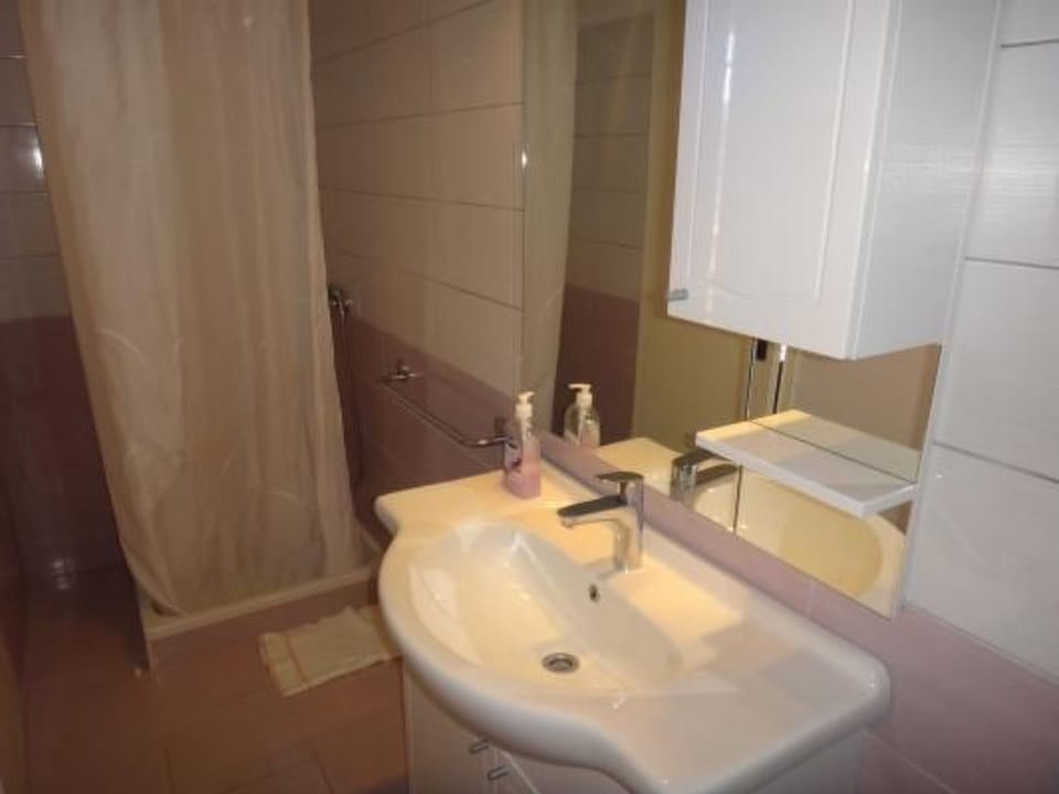 Ferienapartment für zwei Erwachsene und zwei Kinder Apartment in Tisno