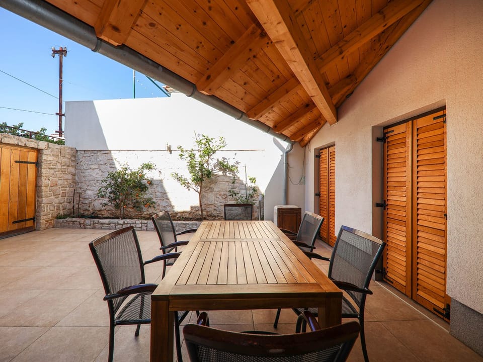 mit Terrasse Apartment in Murter