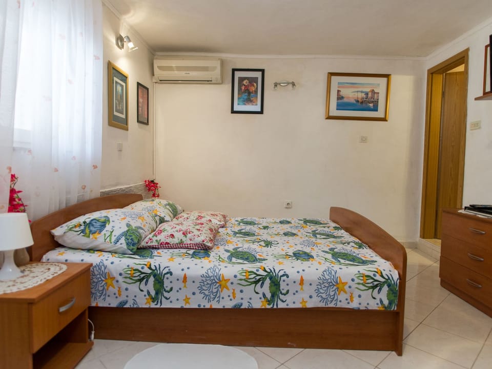 4 Ferienwohnug Superior mit Terrasse 12 m2 Apartment in Šibenik-Knin County, Croatia