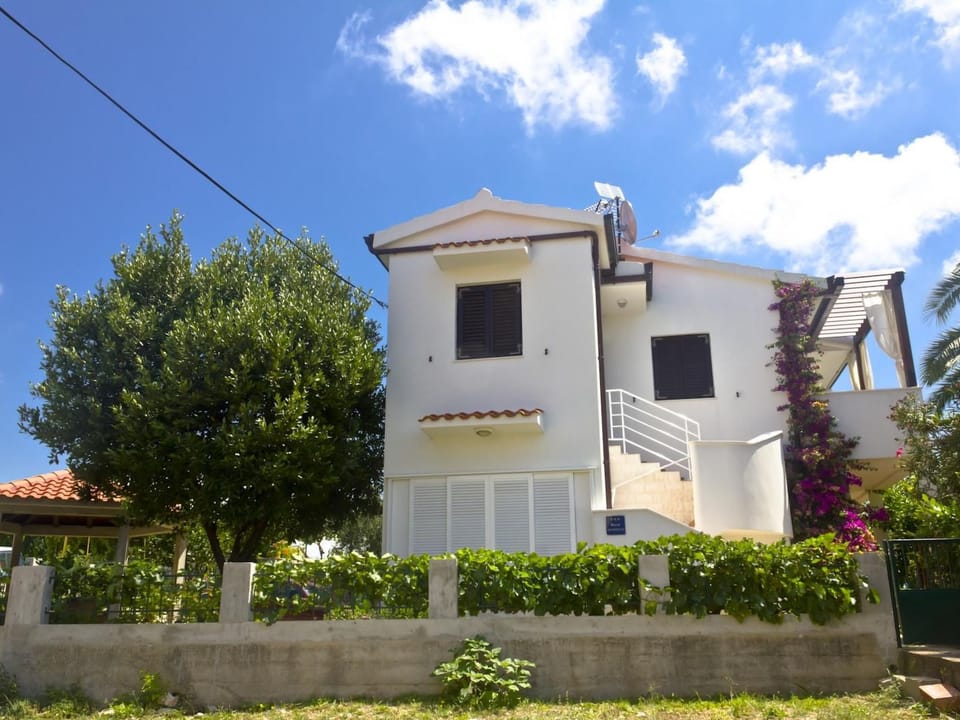 Wohnung "Ivka 1" mit Blick auf das Wasser Apartment in Šibenik-Knin County, Croatia