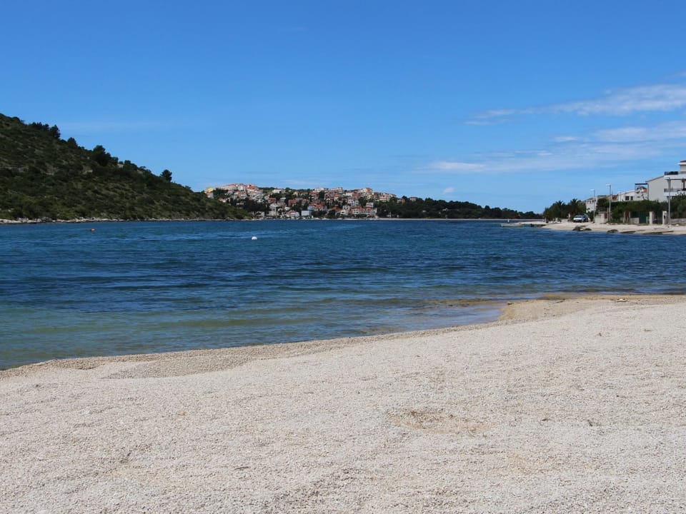 Großes, strandnahes Ferienhaus in Podglavica Vacation rental in Šibenik-Knin County, Croatia