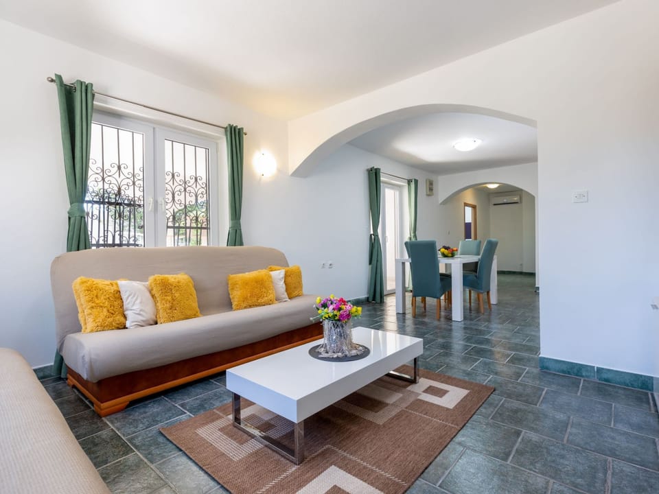 Wohnung "Maya S" mit Terrasse Apartment in Šibenik-Knin County, Croatia