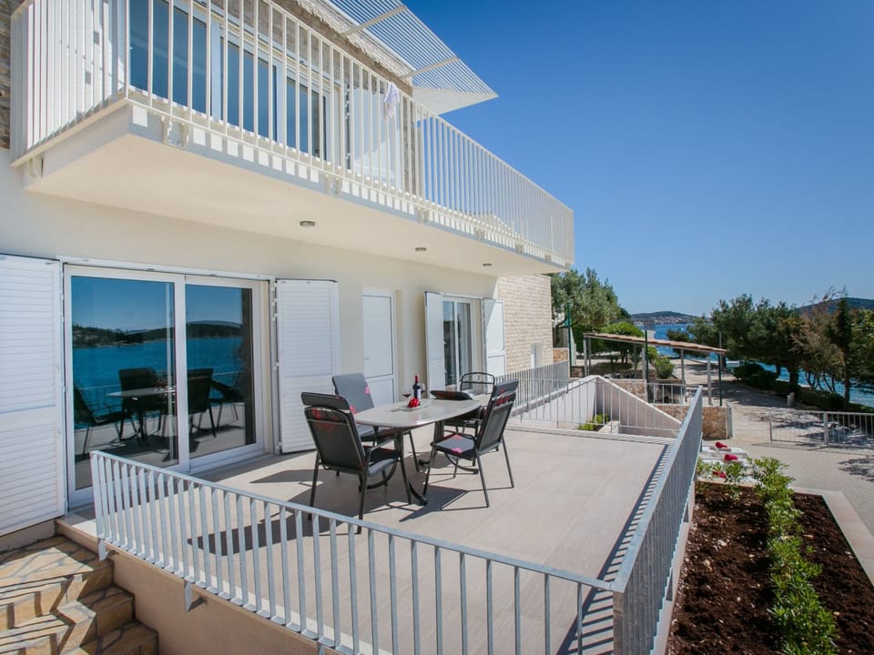 am Strand "Villa Lori" Vacation rental in Šibenik-Knin County, Croatia