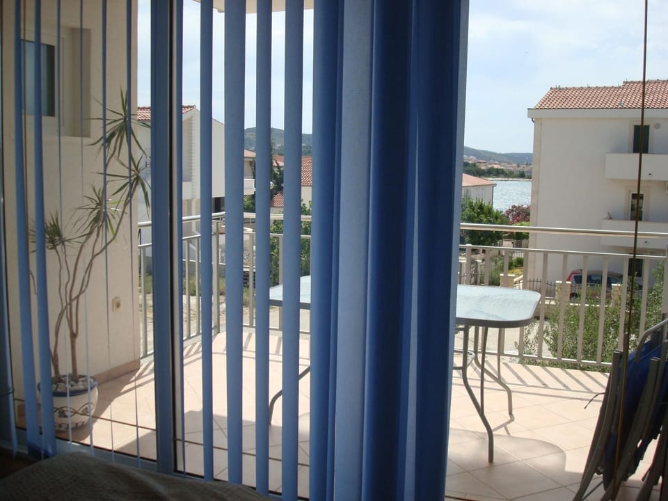 in Zečevo Rogozničko mit Großem Balkon Apartment in Šibenik-Knin County, Croatia