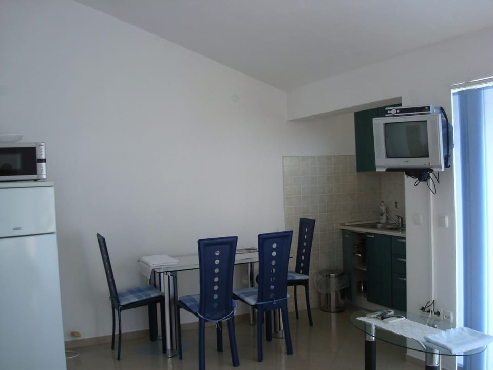 Appartement in Zečevo Rogozničko mit Großem Balkon Apartment in Šibenik-Knin County, Croatia