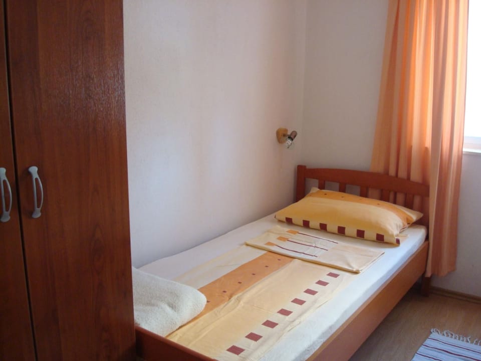 Appartement in Zečevo Rogozničko mit Großem Balkon Apartment in Šibenik-Knin County, Croatia