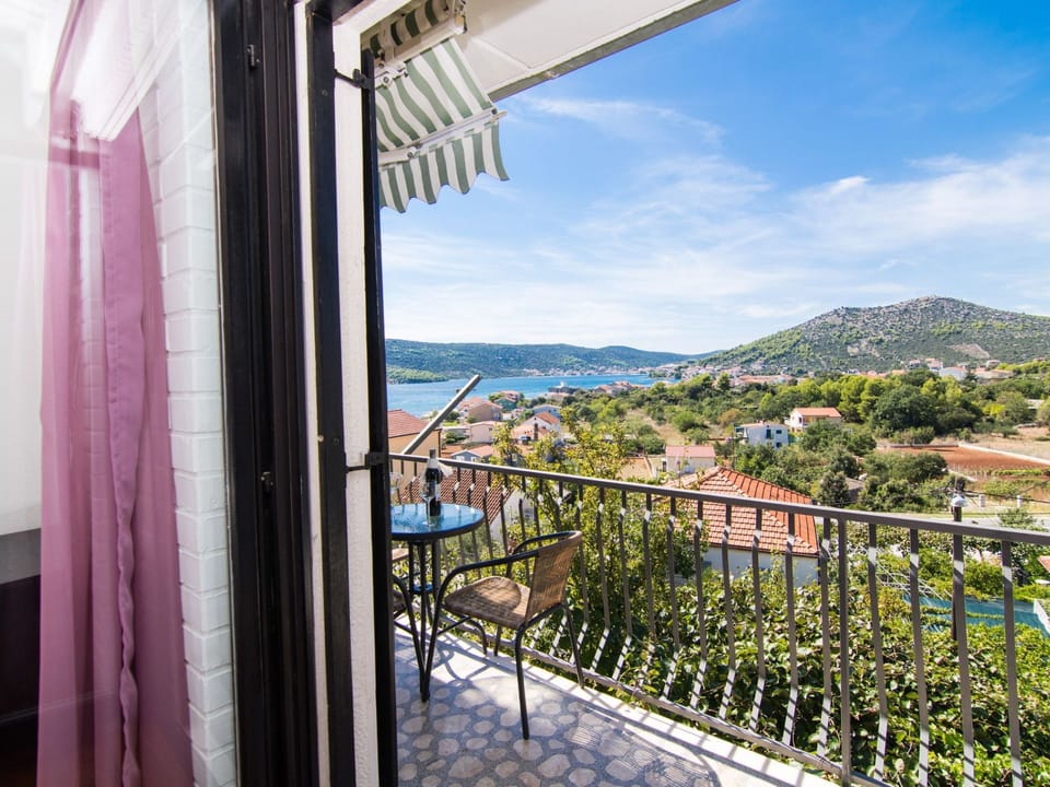 1508126 Apartment in Šibenik-Knin County, Croatia
