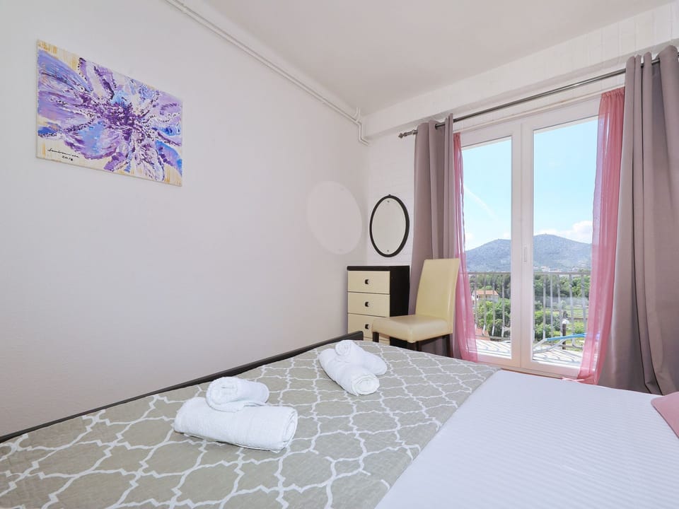 1508126 Apartment in Šibenik-Knin County, Croatia