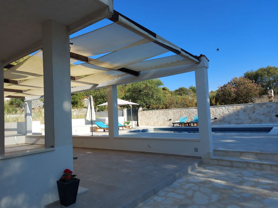 "Charmy Luna" mit Pool Vacation rental in Šibenik-Knin County, Croatia
