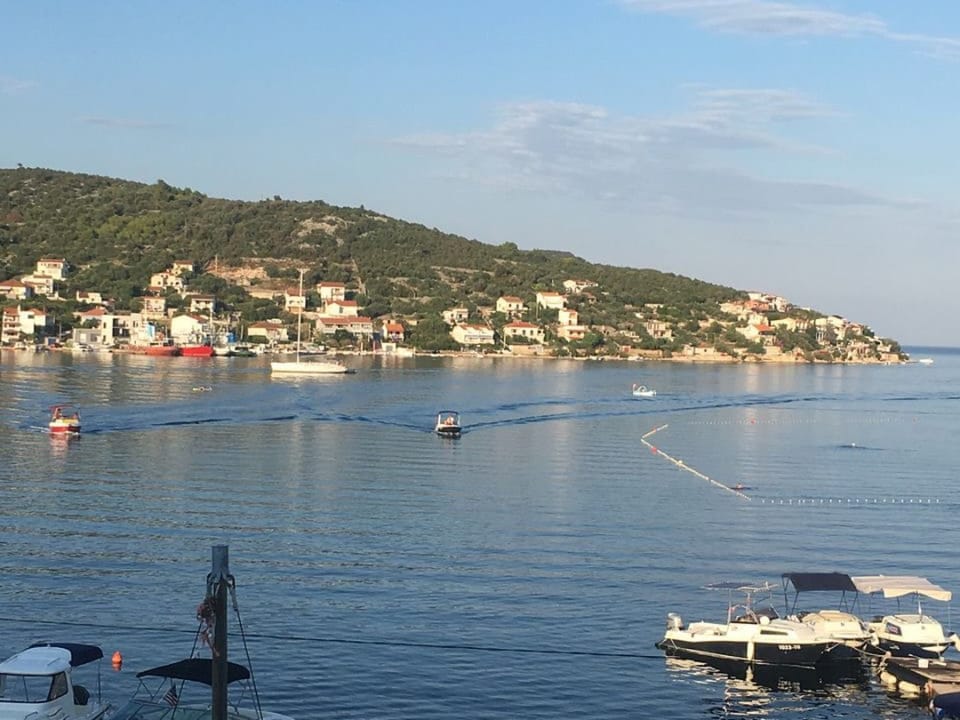 Gemütliche Ferienwohnung direkt am Meer Apartment in Split-Dalmatia County