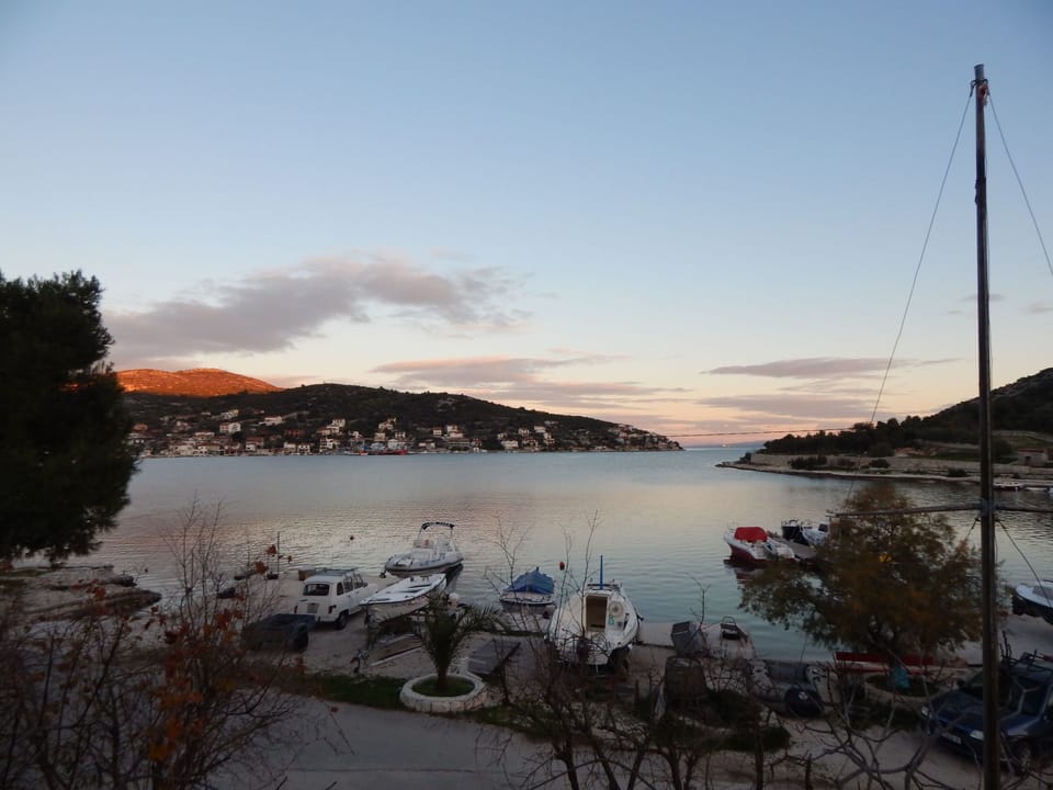 Gemütliche Ferienwohnung direkt am Meer Apartment in Split-Dalmatia County