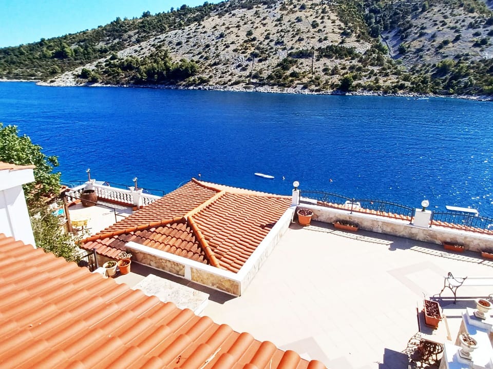 Wohnung "Carmen" mit Blick auf das Wasser Apartment in Split-Dalmatia County