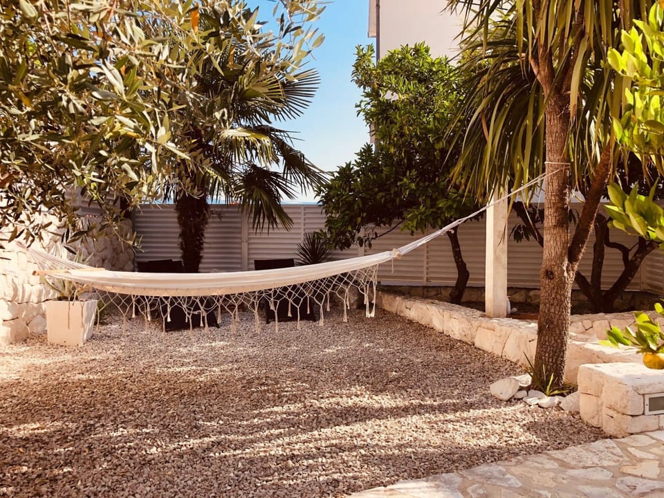 Finca mit Blick auf das Wasser Vacation rental in Šibenik-Knin County, Croatia