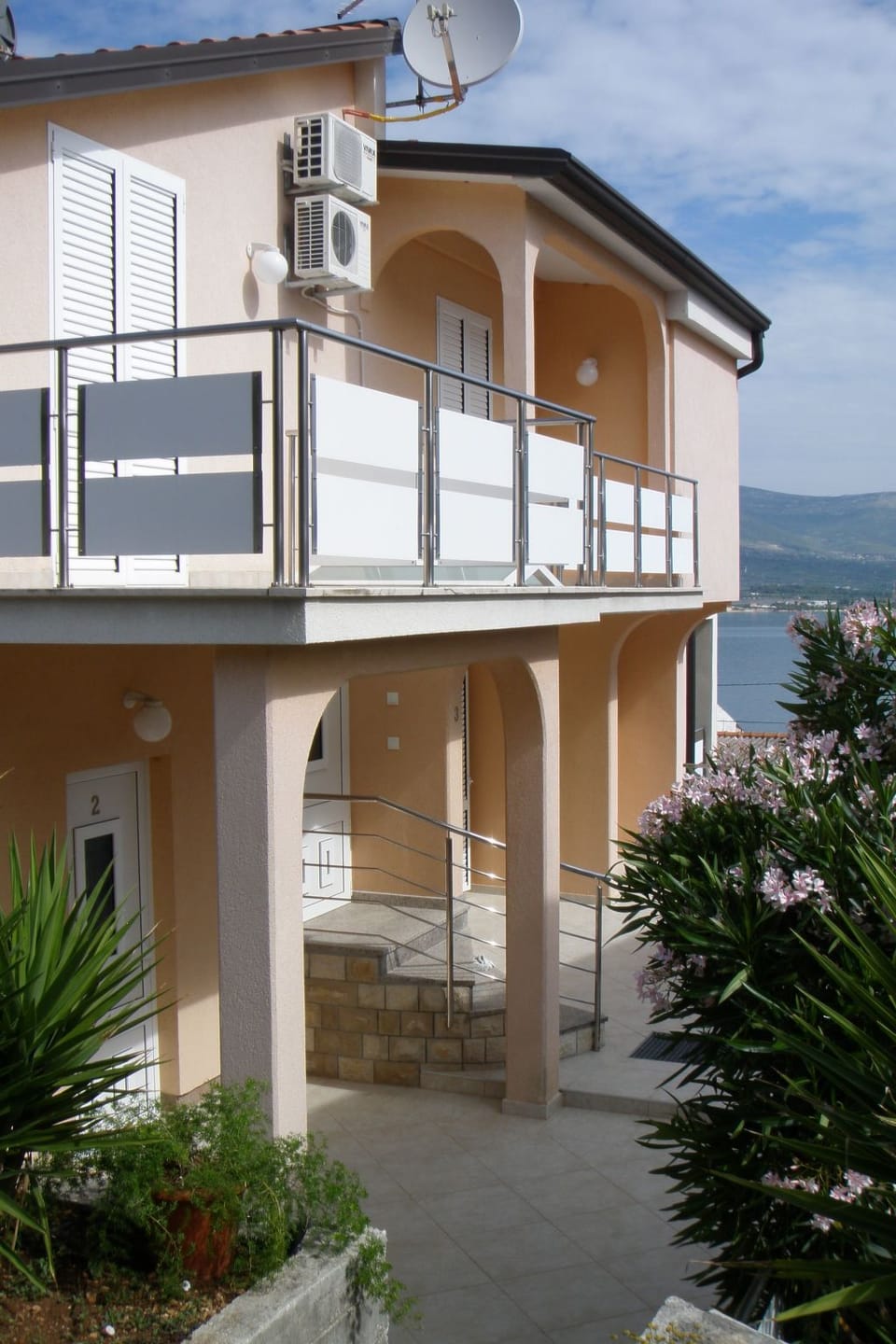 Helles Studioappartement mit großem Balkon Apartment in Šibenik-Knin County, Croatia