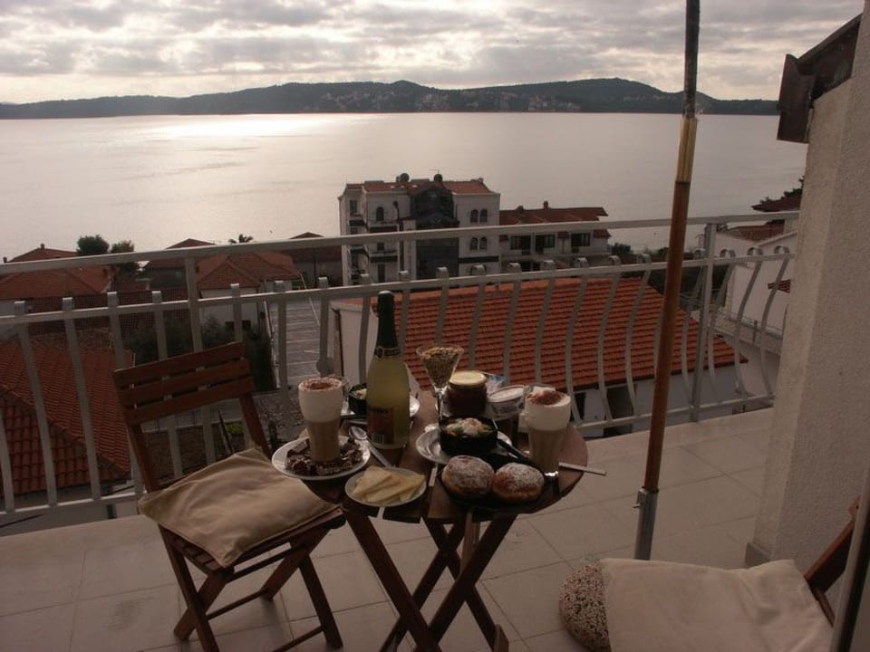 Gemütliche Wohnung in Seget Donji mit Grill und Garten Apartment in Šibenik-Knin County, Croatia