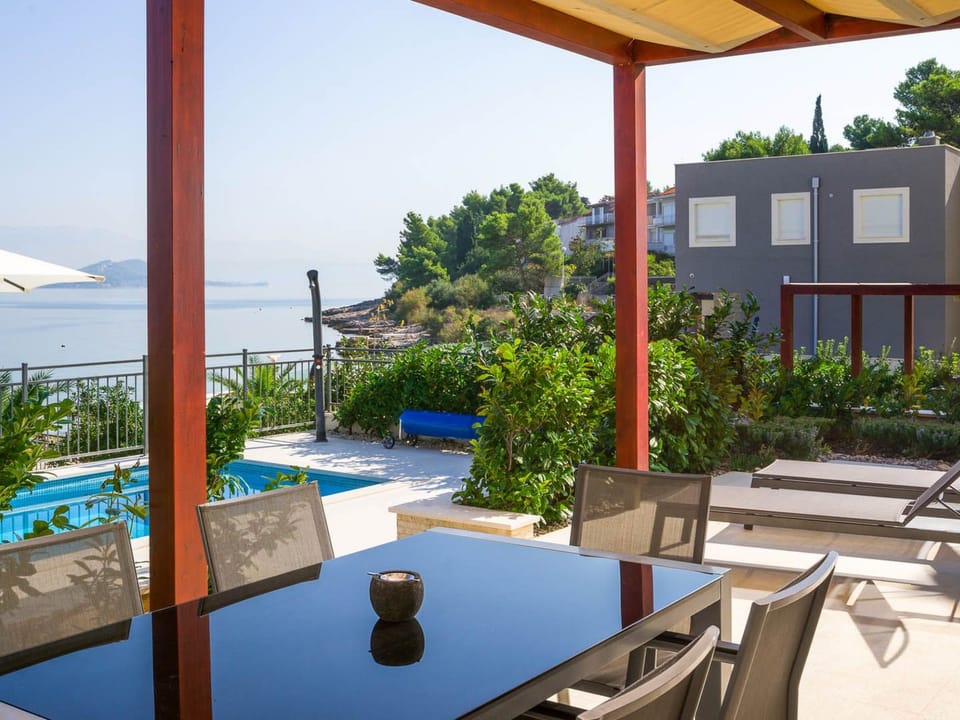 Appartement "Golden B1" mit Blick auf das Wasser Apartment in Šibenik-Knin County, Croatia