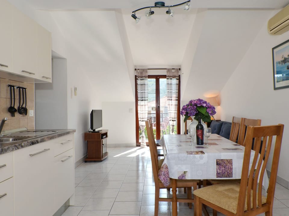 Mirjana mit Parkplatz Apartment in Šibenik-Knin County, Croatia