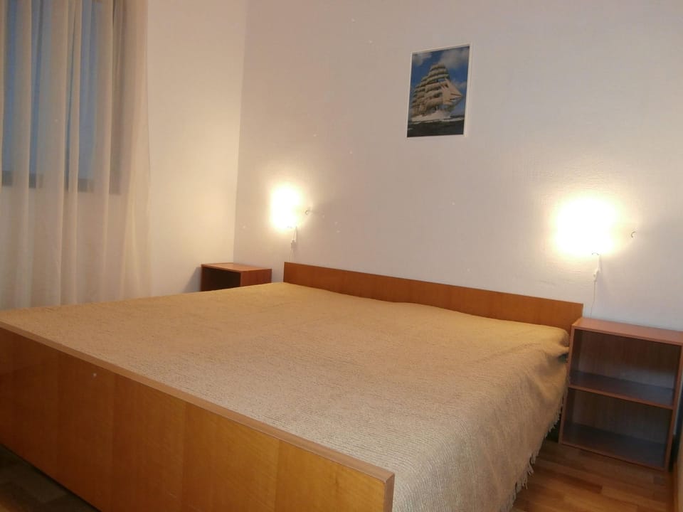 Wohnung mit Balkon und Meerblick Apartment in Okrug Gornji