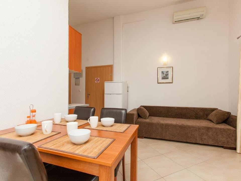 Villa Luna - Apartment Alice Apartment in Okrug Gornji