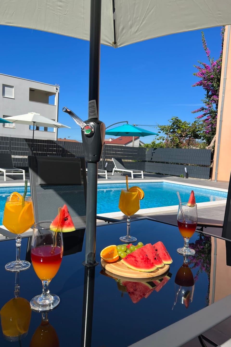 Moderne Meerblick ap.1 mit Pool und Terrasse bbq in der Nähe von Split Trogir Apartment in Šibenik-Knin County, Croatia
