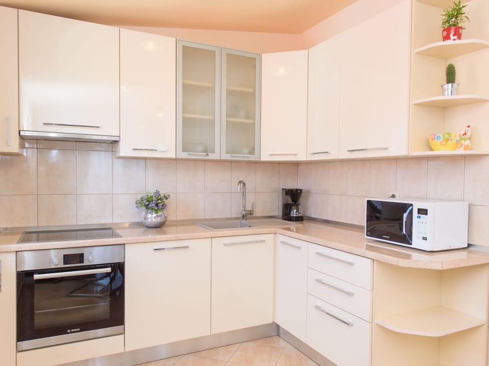 Gemütliches Häuschen mit großer Terrasse Vacation rental in Šibenik-Knin County, Croatia