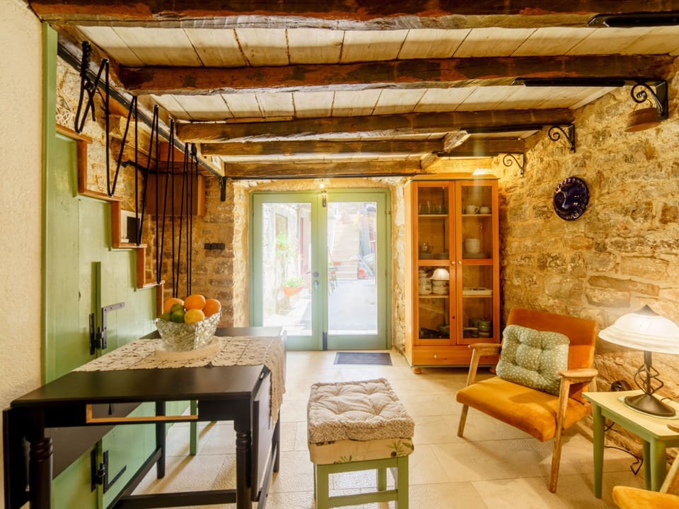 Haus in Kastel Sucurac mit Garten und BBQ Vacation rental in Šibenik-Knin County, Croatia