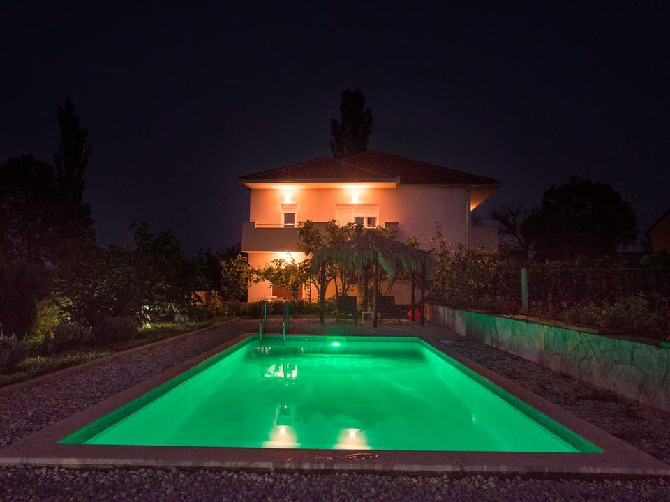 Villa "Sonnenblume" mit eigenem Garten und Grill Vacation rental in Split-Dalmatia County