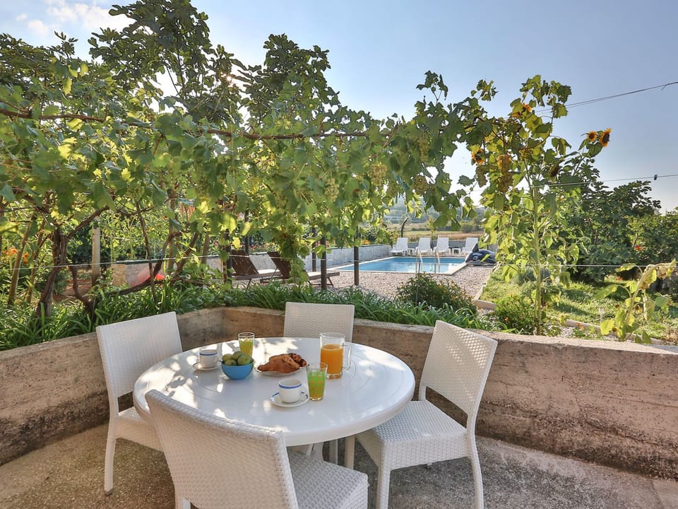 Villa "Sonnenblume" mit eigenem Garten und Grill Vacation rental in Split-Dalmatia County